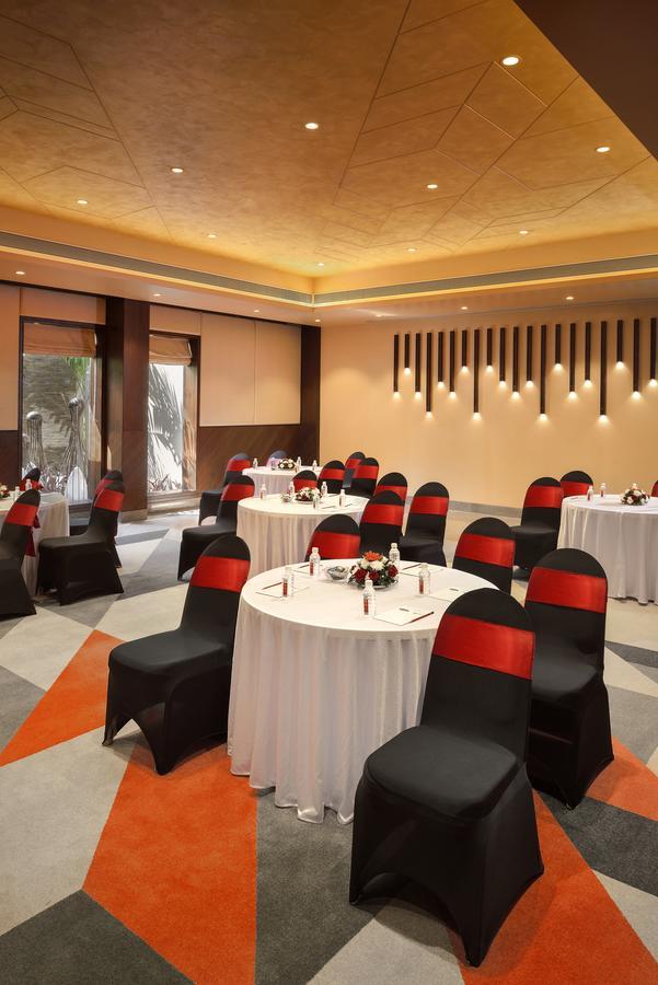 Kabir Hotel & Spa Вадодара Екстериор снимка